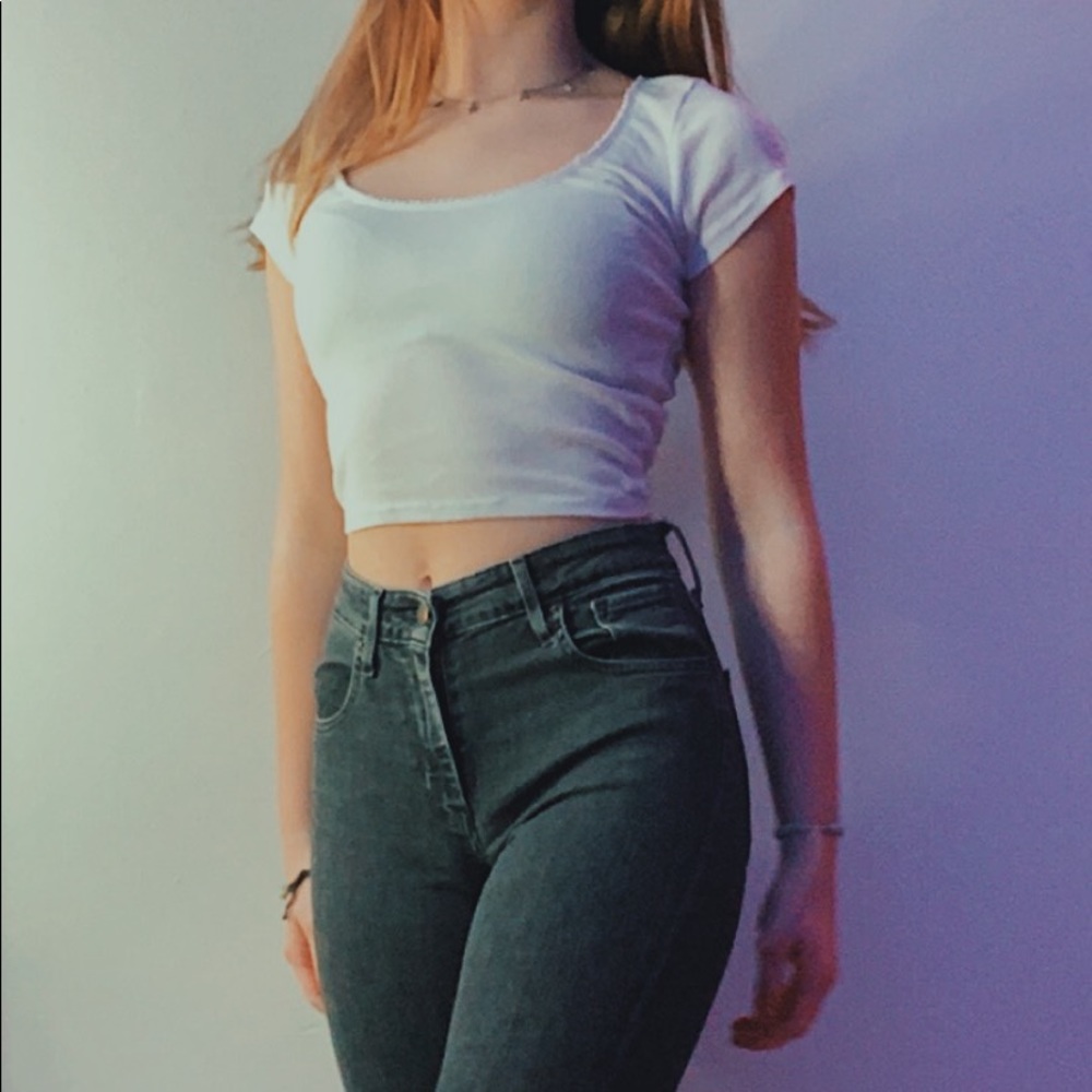 white fitted tee